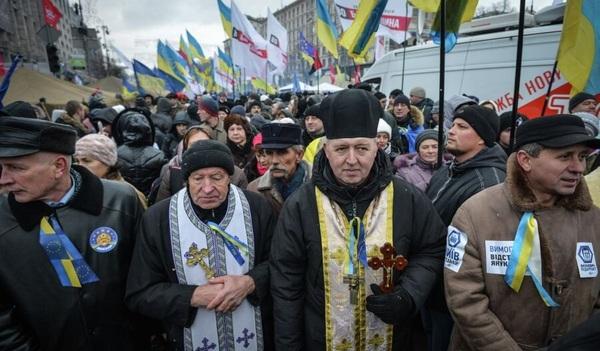 Интронизация, или Домашняя вечеринка у папы