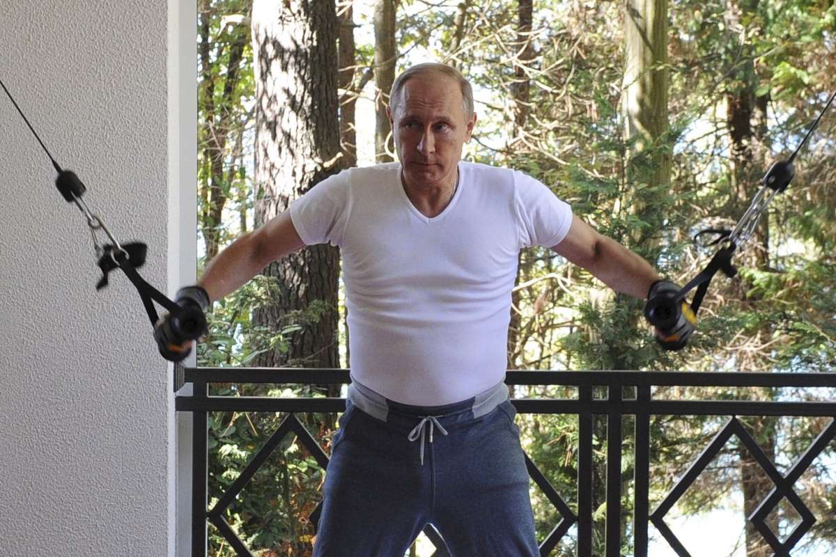 Путин спорт