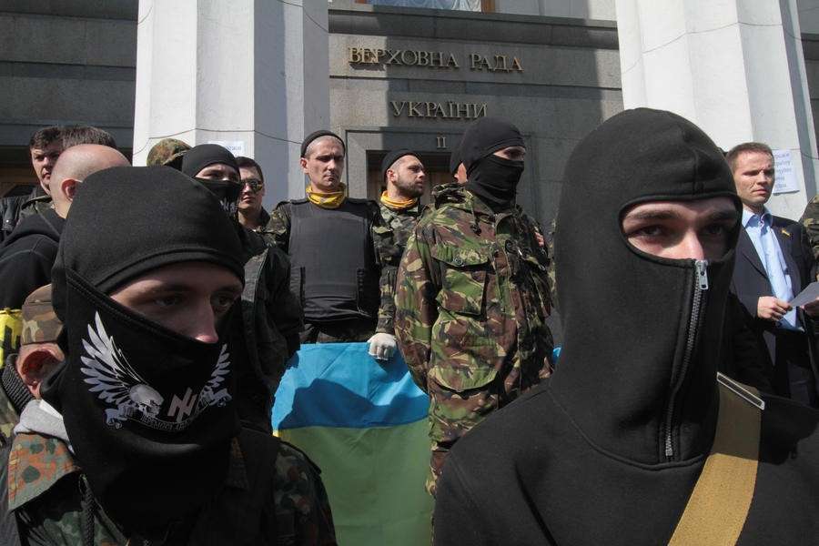 Верховная рада Украины приняла постановление о немедленном разоружении «Правого сектора»