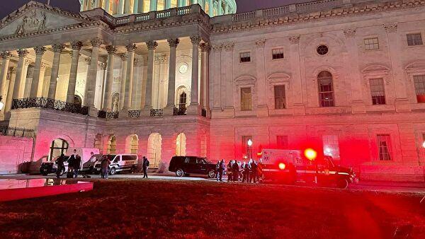 Здание Капитолия в Вашингтоне после протестов Здание Капитолия в Вашингтоне после протестов