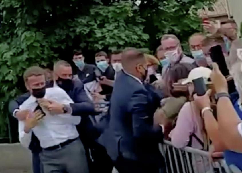 Дряблый рейтинг президента Макрона поднимают пощечинами?