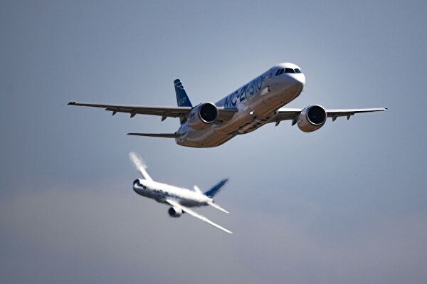 Пассажирские самолеты МС-21-310 и МС-21-300 на Международном авиационно-космическом салоне МАКС-2021 Пассажирские самолеты МС-21-310 и МС-21-300 на Международном авиационно-космическом салоне МАКС-2021