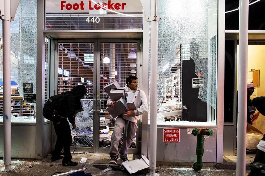 Шайка Байдена отменила в США частную собственность?