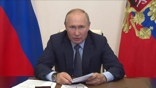 Путин объяснил причины «истерики и неразберихи» на европейском рынке топлива