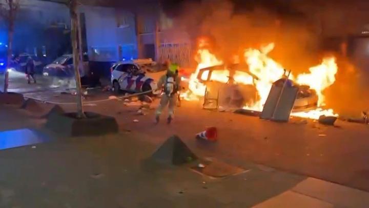 Голландцы восстали против ковид-террора, полиция открыла огонь