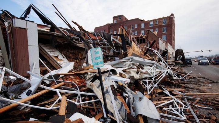 Стихийные бедствия в США: число погибших может увеличиться до 100