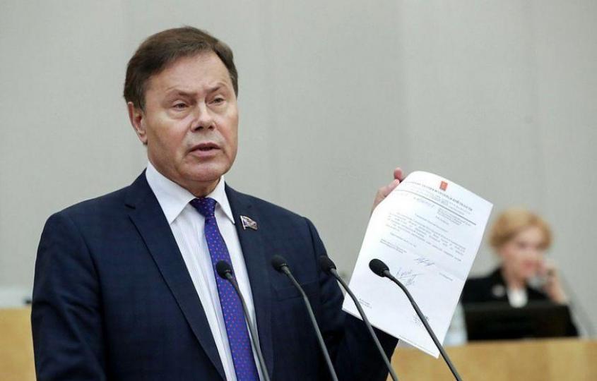 Каждого жителя России грабят на 1 млн. рублей в год