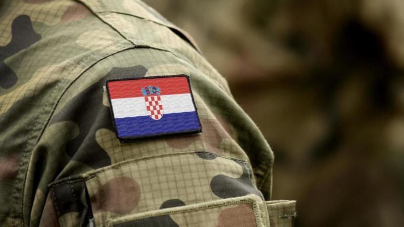 Президент Хорватии предупредил об отзыве своих войск из НАТО в случае войны Украины и России
