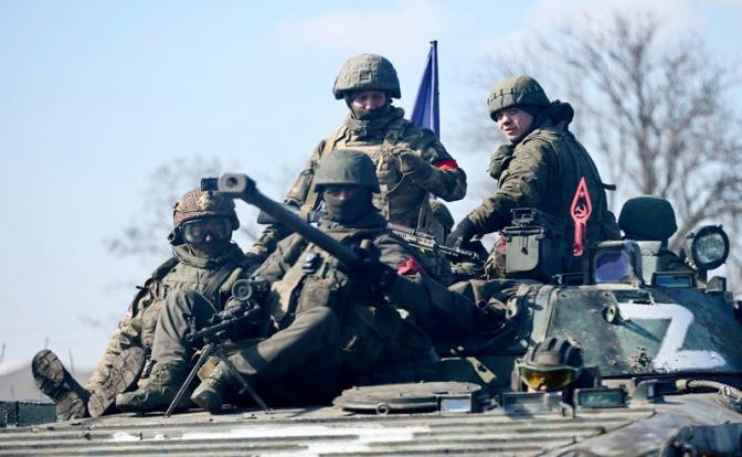 Русские танки повернули на Львов, Москва закроет западную границу Украины