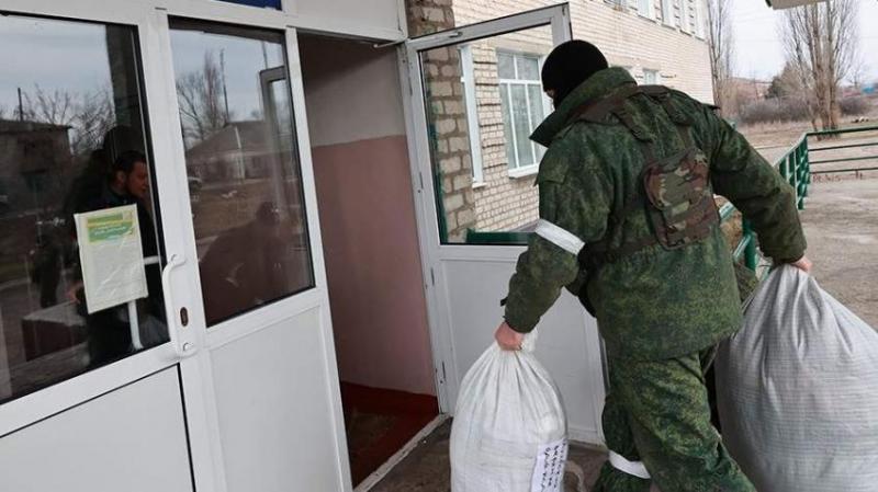 Российские военнослужащие доставили более 90 тонн гумпомощи в Харьковскую область