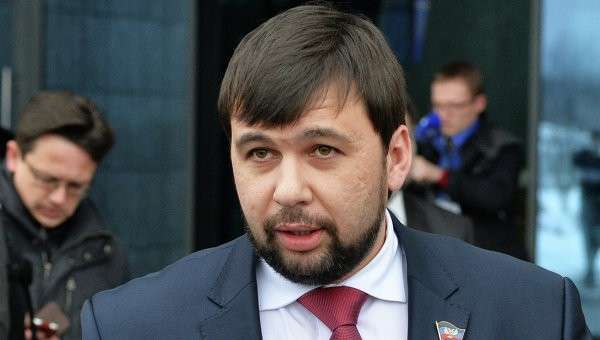 Представитель Донецкой народной республики Денис Пушилин в аэропорту Минска. Архивное фото Представитель Донецкой народной республики Денис Пушилин в аэропорту Минска. Архивное фото
