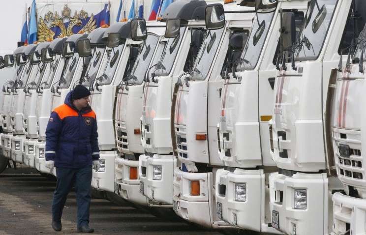 Гуманитарная колонна МЧС с помощью для Донбасса прибыла на
государственную границу