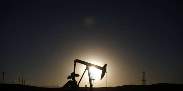 Нефтяной обрыв: новой нефти в США находят все меньше