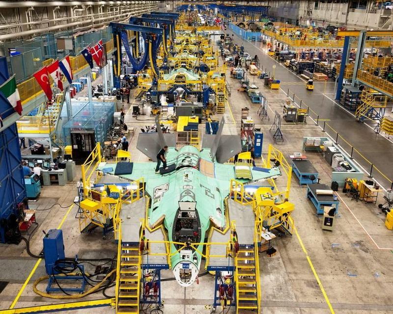 Китай начал отвечать санкциями на давление США