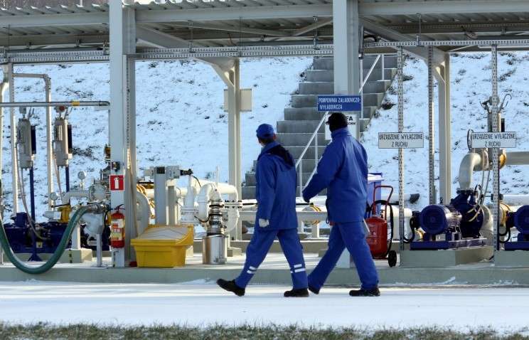 Начались реверсные поставки газа немецкой RWE на Украину через Польшу