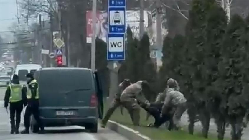 На Украине убежать от военкомов теперь практически невозможно