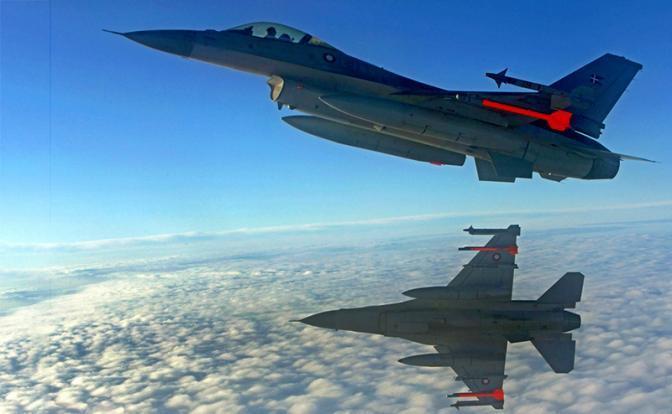  :   F-16         