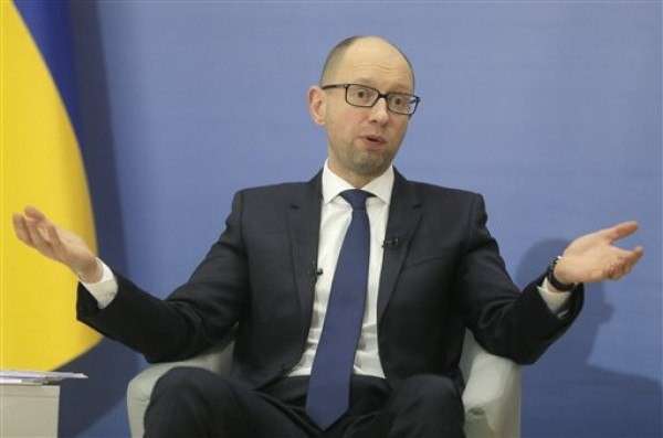 Яценюк объявил немцам о приостановке Киевом выполнения минских договоренностей. яценюк Яценюк объявил немцам о приостановке Киевом выполнения минских договоренностей. яценюк