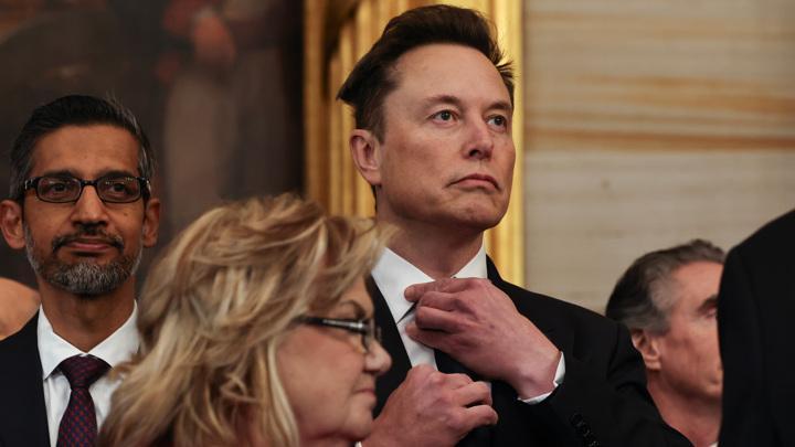 Илон Маск заявил, что Минфин США ежегодно выплачивает $100 млрд неустановленным лицам