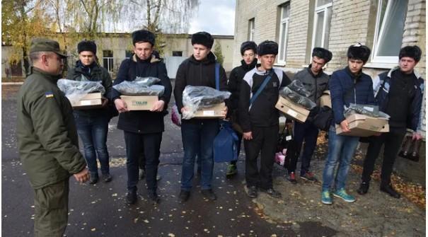 Войне все возрасты покорны. Украина как гигантская соковыжималка Зеленского