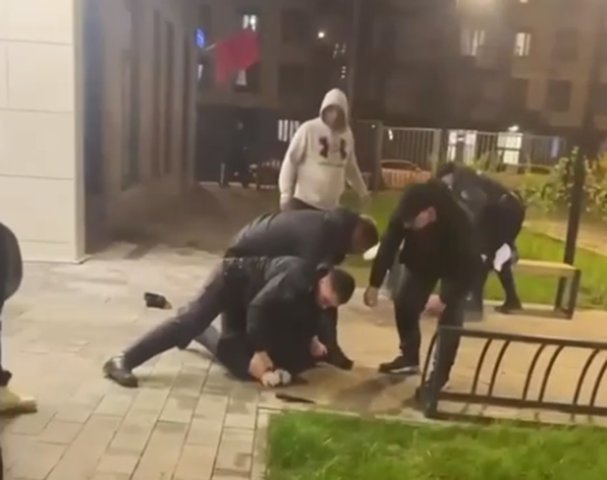 В Люберцах жители, устав терпеть выходки таджиков, взяли правосудие в свои руки. Ни один не ушел