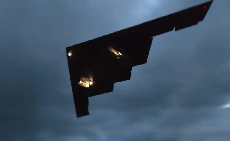 В США взлетели бомбардировщики B-2. Есть вероятность начала операции против Ирана