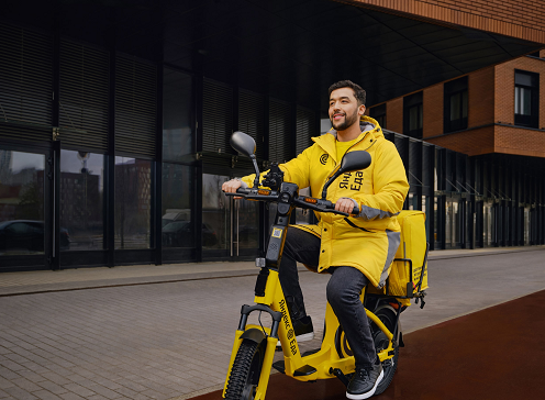 Курьеры гоняют, чтоб россияне больше жирели