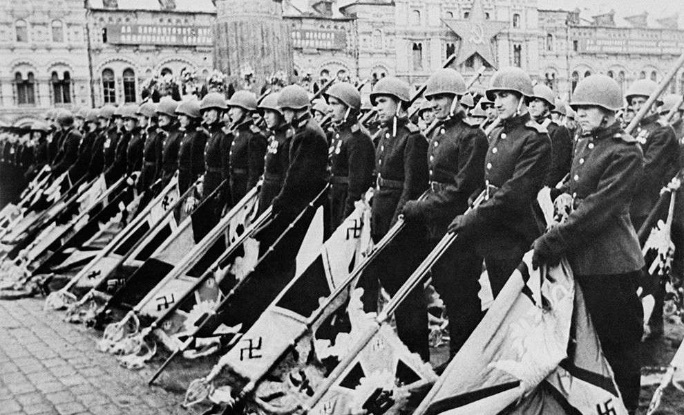 24 июня 1945 года - первый парад Победы