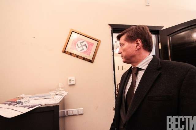 Киевских дворников мобилизуют на дезинфекцию мэрии Киевских дворников мобилизуют на дезинфекцию мэрии