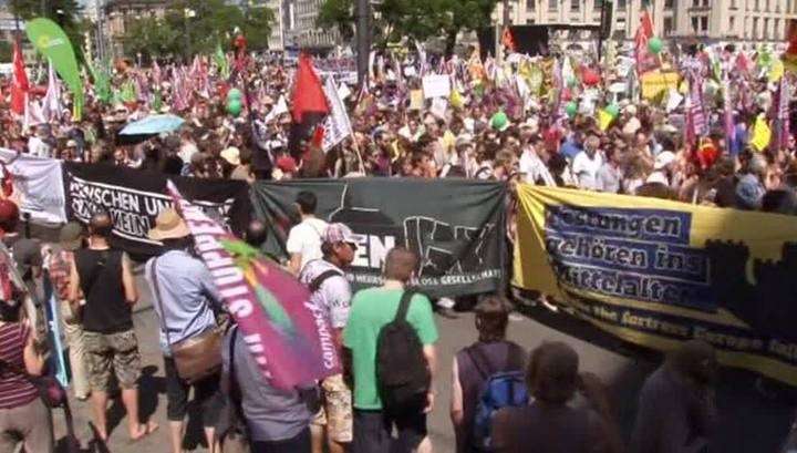 Более 30 тысяч человек протестуют в Мюнхене против саммита G7