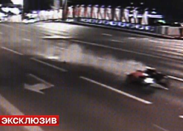 Камеры сняли прыжок байкера-экстремала через разведённый мост в Питере