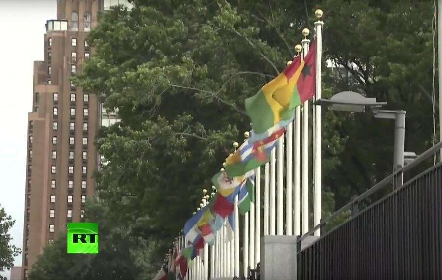 США борются с антитабачными компаниями в других странах