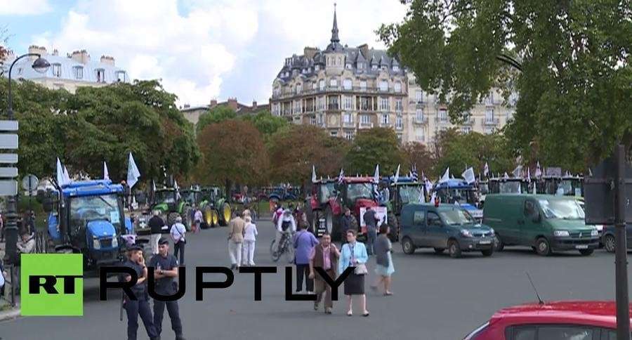 Массовая акция протеста фермеров в Париже — прямая трансляция