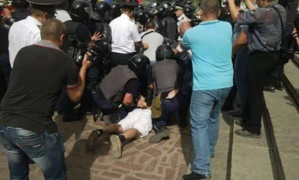Запад пытается расшатать Молдавию