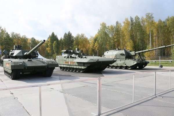 Первые фотографии «Арматы» на Russia Arms Expo 2015