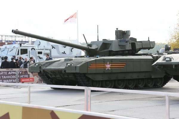 Первые фотографии «Арматы» на Russia Arms Expo 2015