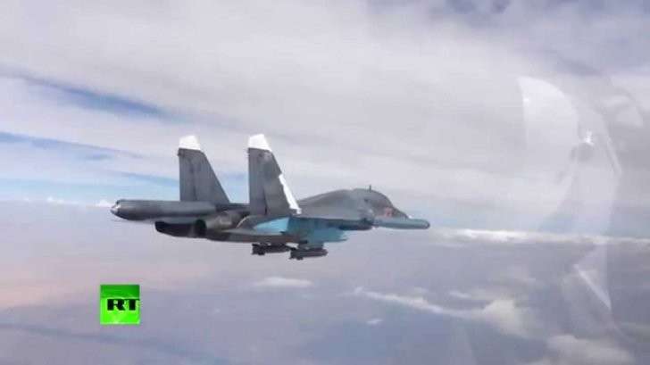 Минобороны РФ опубликовало видео очередных авиаударов по объектам террористов ИГ