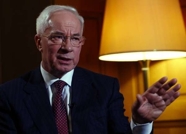 Николай Азаров: Порошенко либо абсолютно неадекватен, либо патологически брехлив