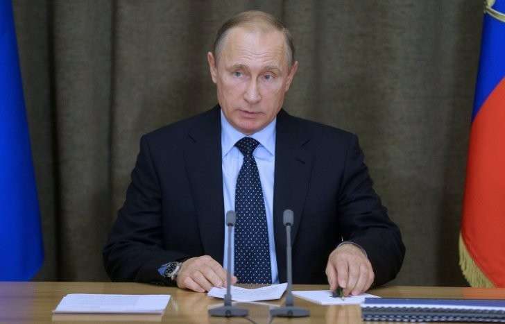 Владимир Путин утвердил федеральный бюджет на 2016 год