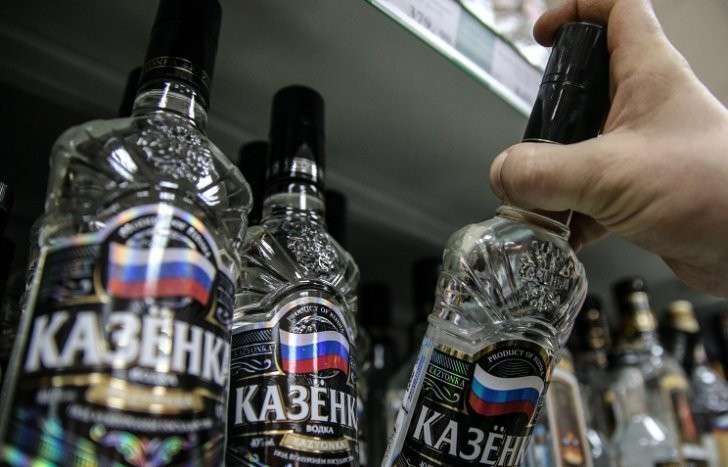 Два человека погибли в результате отравления суррогатным алкоголем в Петербурге