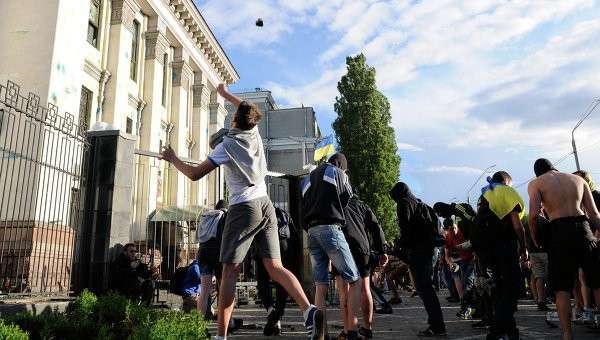 Беспорядки у посольства Российской Федерации в Киеве Беспорядки у посольства Российской Федерации в Киеве