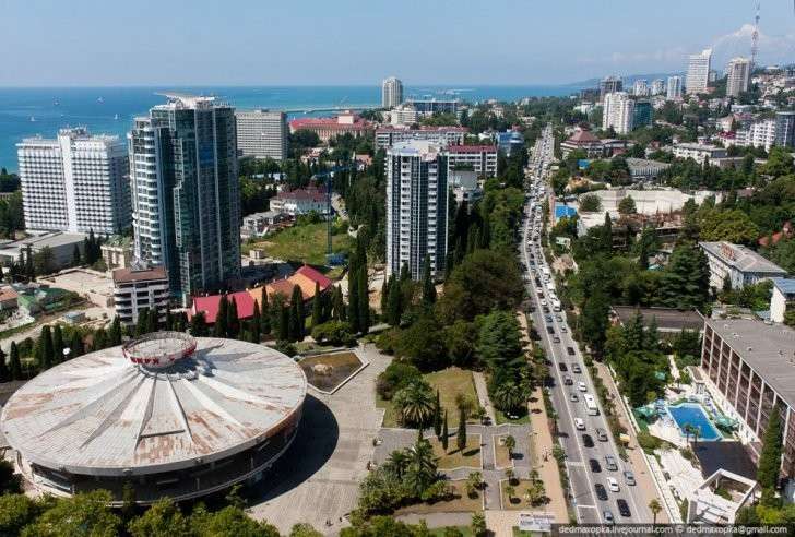 Очередная подборка фото одного из разрушенных режимом городов России