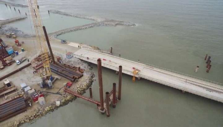 Кремль уверен, что все сложности при строительстве Крымского моста будут урегулированы