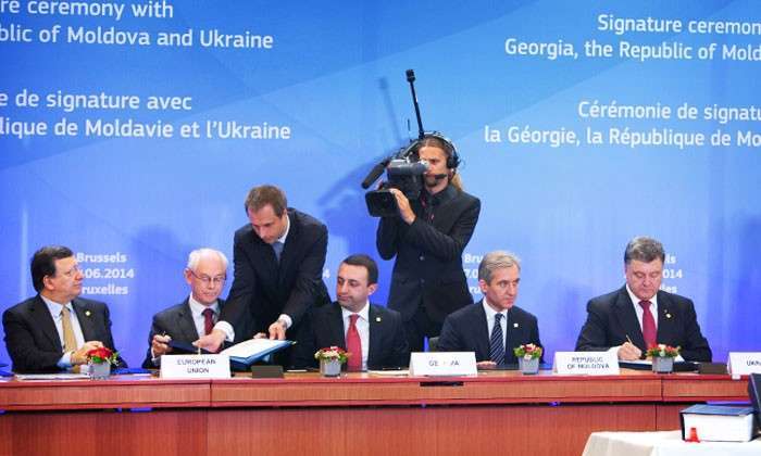 Секта свидетелей Евросоюза. Как признался президент Украины, ассоциация с ЕС - это вопрос веры Секта свидетелей Евросоюза. Как признался президент Украины, ассоциация с ЕС - это вопрос веры