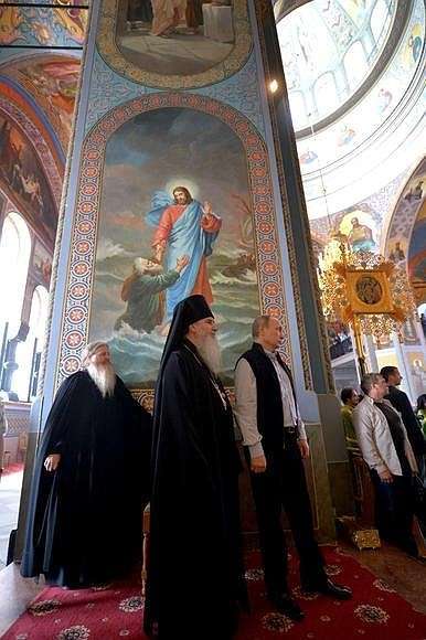 На торжественной литургии в Спасо-Преображенском соборе Валаамского монастыря.