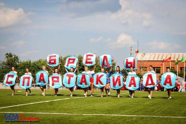 В посёлке Бреды Челябинской области открыт новый футбольный стадион