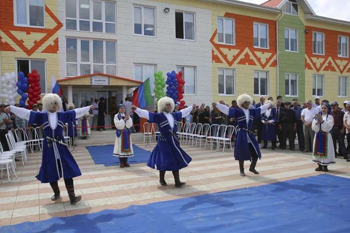 19. В Дагестане и Чечне открыты сельские школы 19. В Дагестане и Чечне открыты сельские школы Сделано у нас, политика, факты