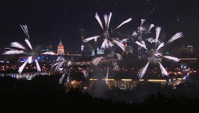 "Мы любим тебя, Москва". Жители и гости столицы празднуют День города