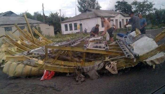 Кто принес в жертву Boeing 777 в небе над Донецком?. На Украине сбили пассажирский самолет, на борту которого находились почти 300 человек Кто принес в жертву Boeing 777 в небе над Донецком?. На Украине сбили пассажирский самолет, на борту которого находились почти 300 человек