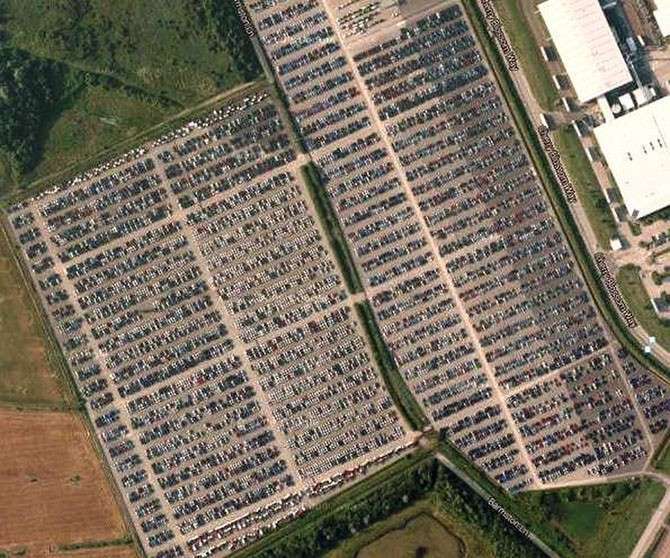 Куда девают непроданные автомобили? (17 фото)